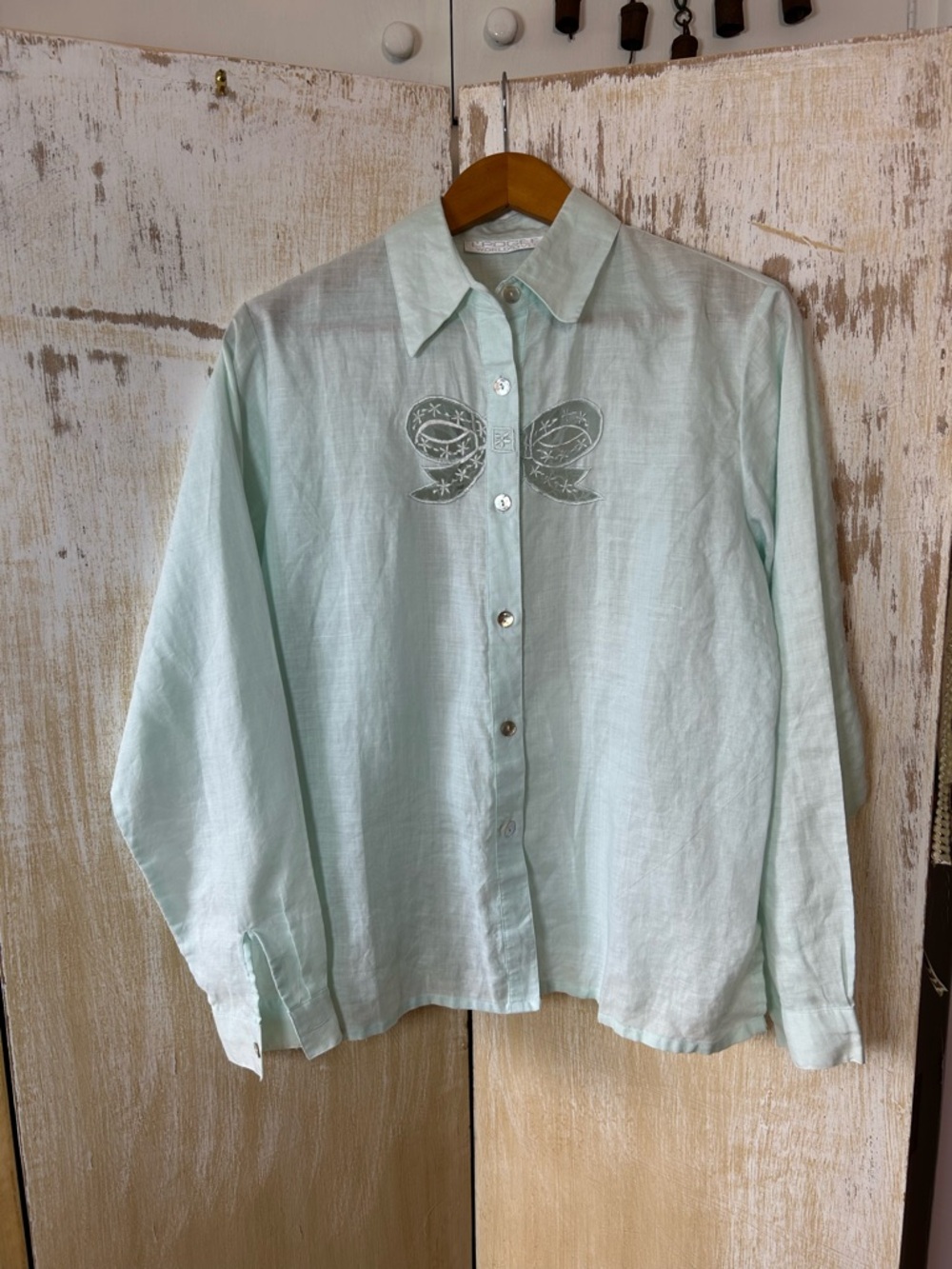 Light Mint Button-Up Linen Shirt with Embroidered Bow